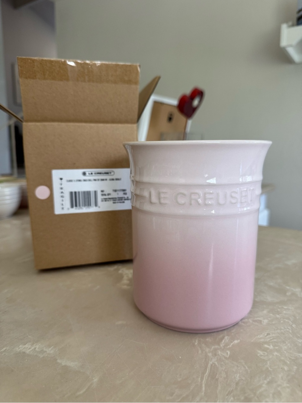 NWT Le Creuset 1L Shell Pink Stoneware Utensil Crock